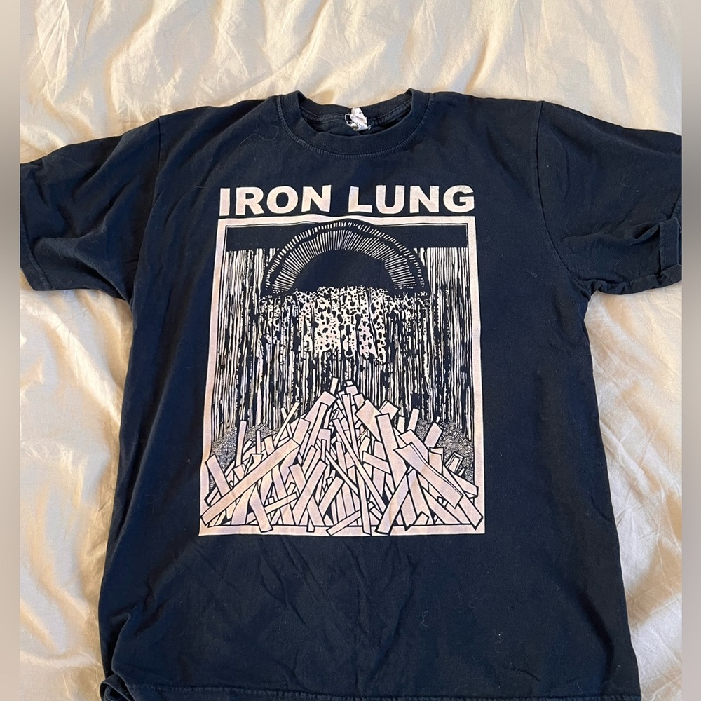 Iron lung band tee